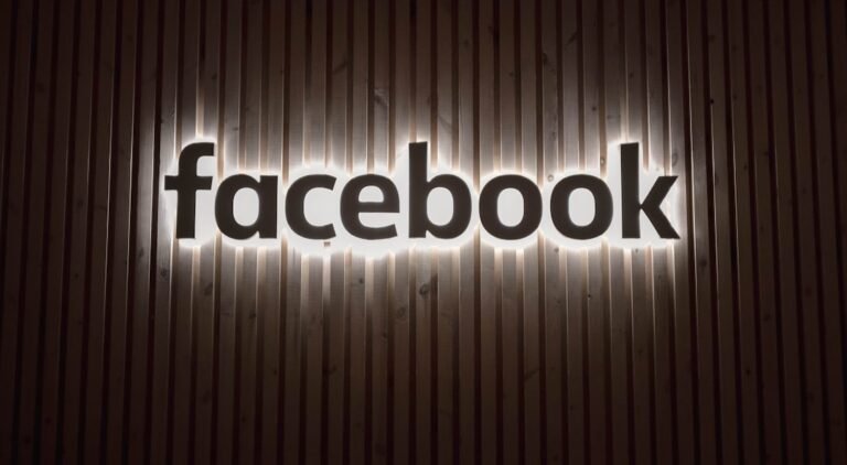 Photo Facebook logo